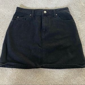 BLACK DENIM SKIRT